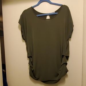 Short sleeve, keyhole back blouse